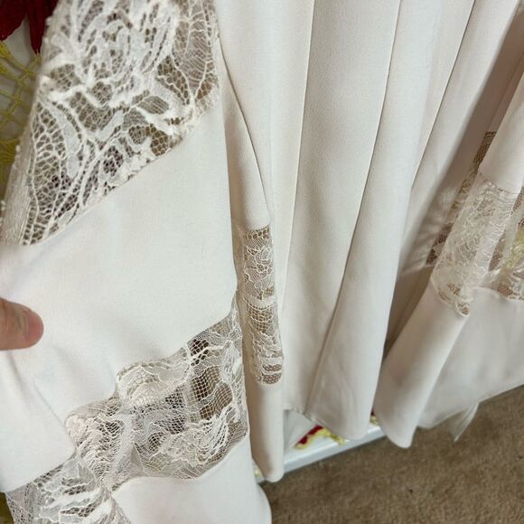 Marciano dresses / Cream Lace Dress / Size 4 - Picture 7 of 16